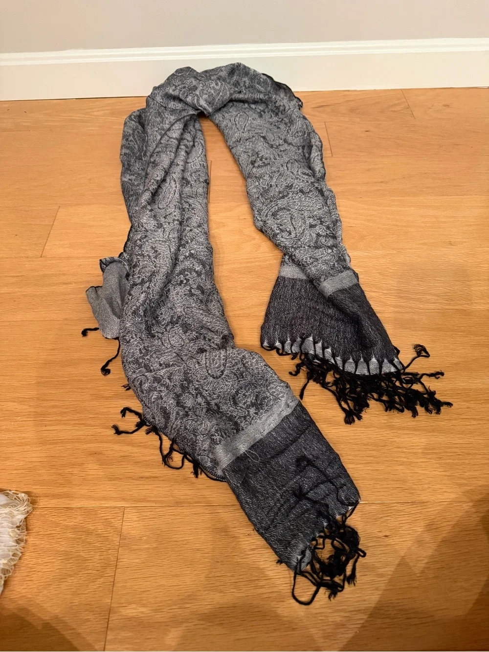 Women's Paisley Fringe Scarf - Gray